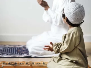 Akhlak Karimah Adalah Sifat Orang Yang Rajin Shalat